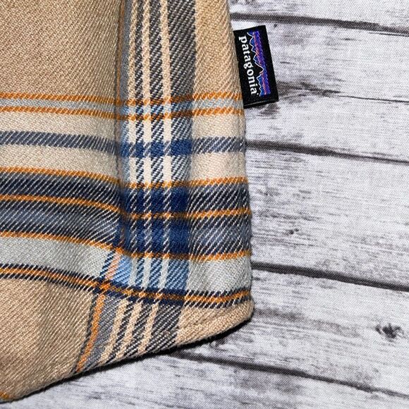 Patagonia Long-Sleeved Organic Cotton  Fjord Flannel Shirt - Picture 5 of 10